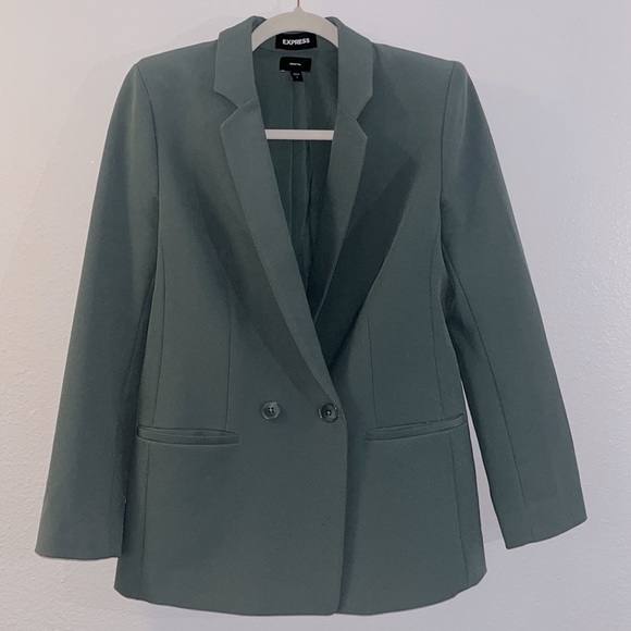 Beautiful Green blazer - Size S - Picture 2 of 5